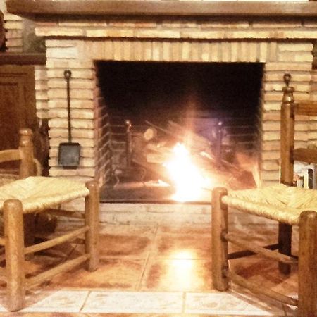 Casa Rural Pena Falcon Torrejón el Rubio Extérieur photo