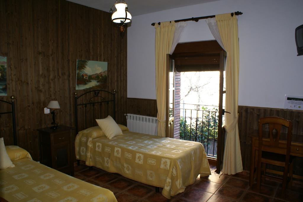 Casa Rural Pena Falcon Torrejón el Rubio Extérieur photo