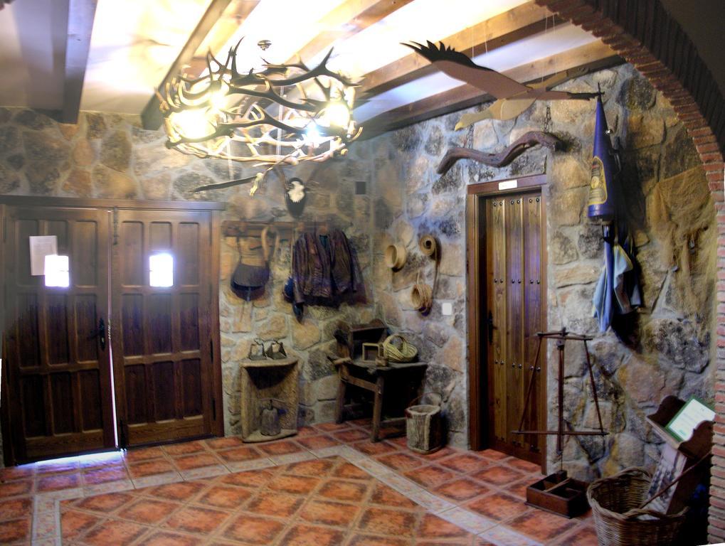 Casa Rural Pena Falcon Torrejón el Rubio Extérieur photo