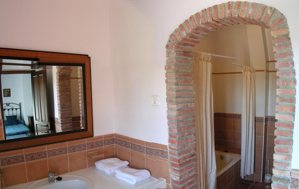 Casa Rural Pena Falcon Torrejón el Rubio Extérieur photo