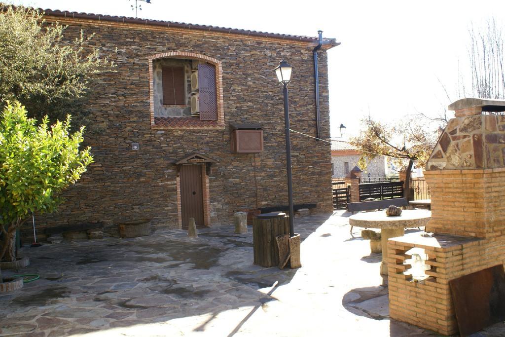 Casa Rural Pena Falcon Torrejón el Rubio Extérieur photo