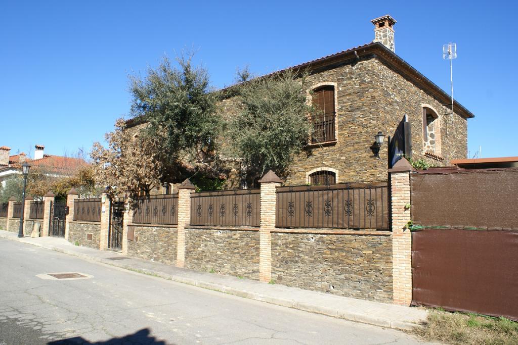 Casa Rural Pena Falcon Torrejón el Rubio Extérieur photo