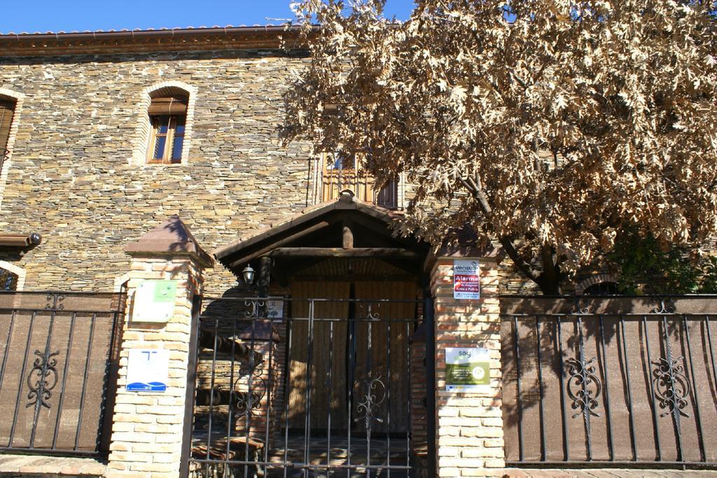 Casa Rural Pena Falcon Torrejón el Rubio Extérieur photo
