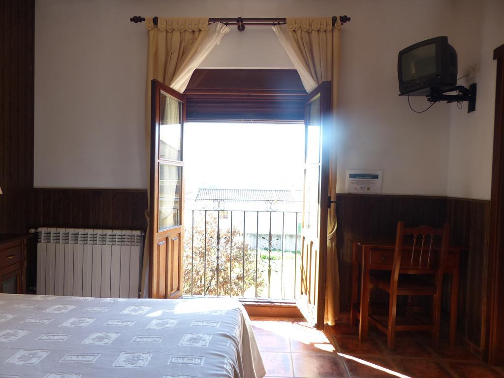 Casa Rural Pena Falcon Torrejón el Rubio Extérieur photo