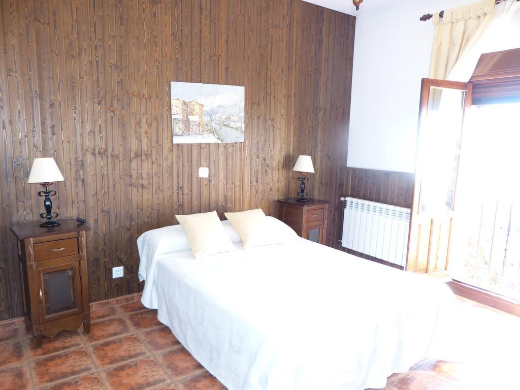 Casa Rural Pena Falcon Torrejón el Rubio Chambre photo