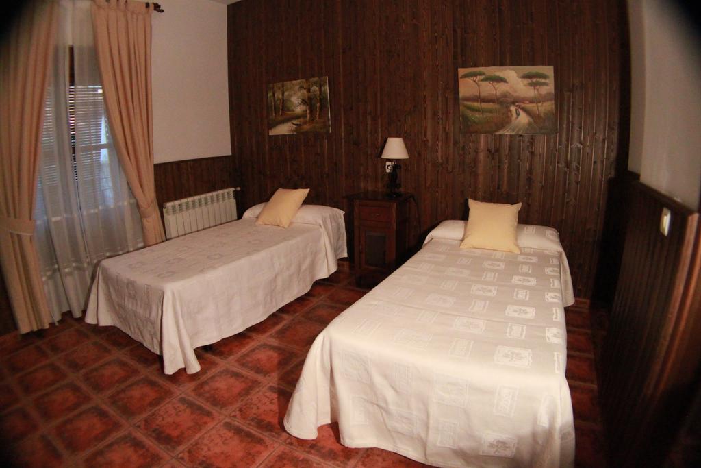Casa Rural Pena Falcon Torrejón el Rubio Extérieur photo
