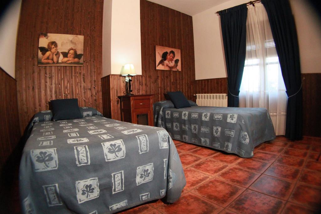 Casa Rural Pena Falcon Torrejón el Rubio Extérieur photo