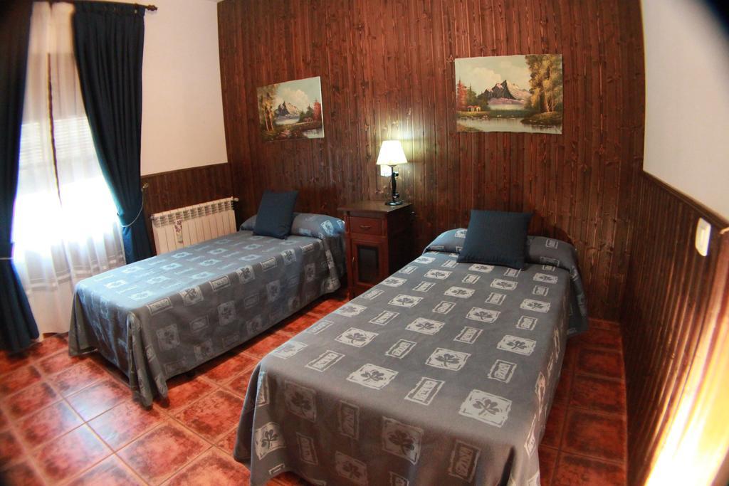 Casa Rural Pena Falcon Torrejón el Rubio Extérieur photo