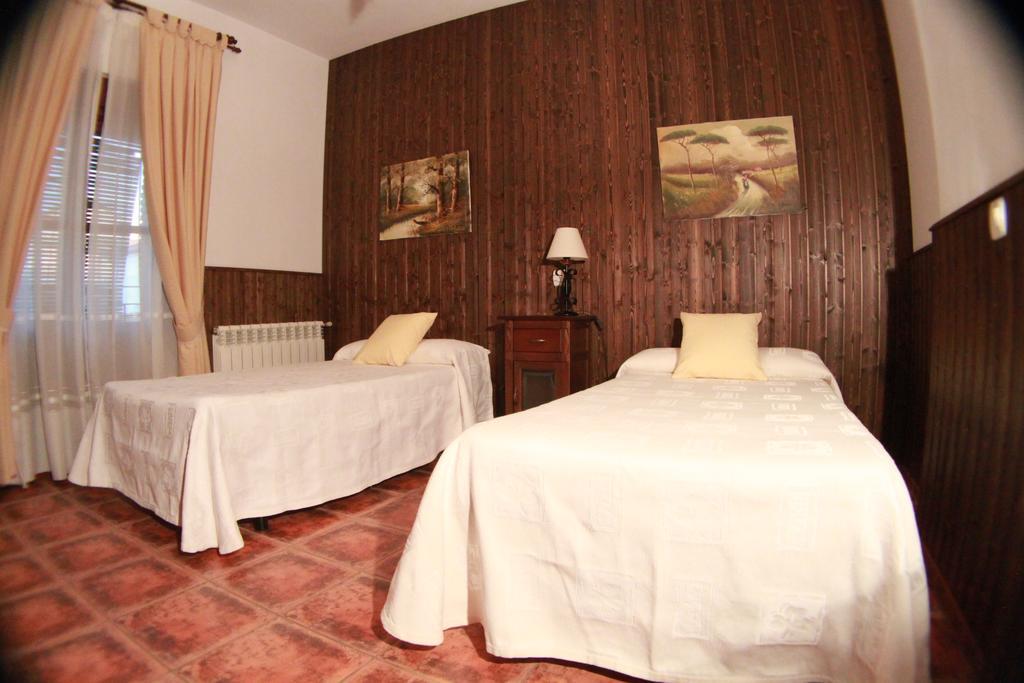 Casa Rural Pena Falcon Torrejón el Rubio Extérieur photo