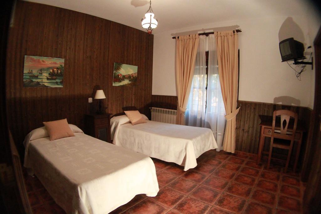 Casa Rural Pena Falcon Torrejón el Rubio Extérieur photo